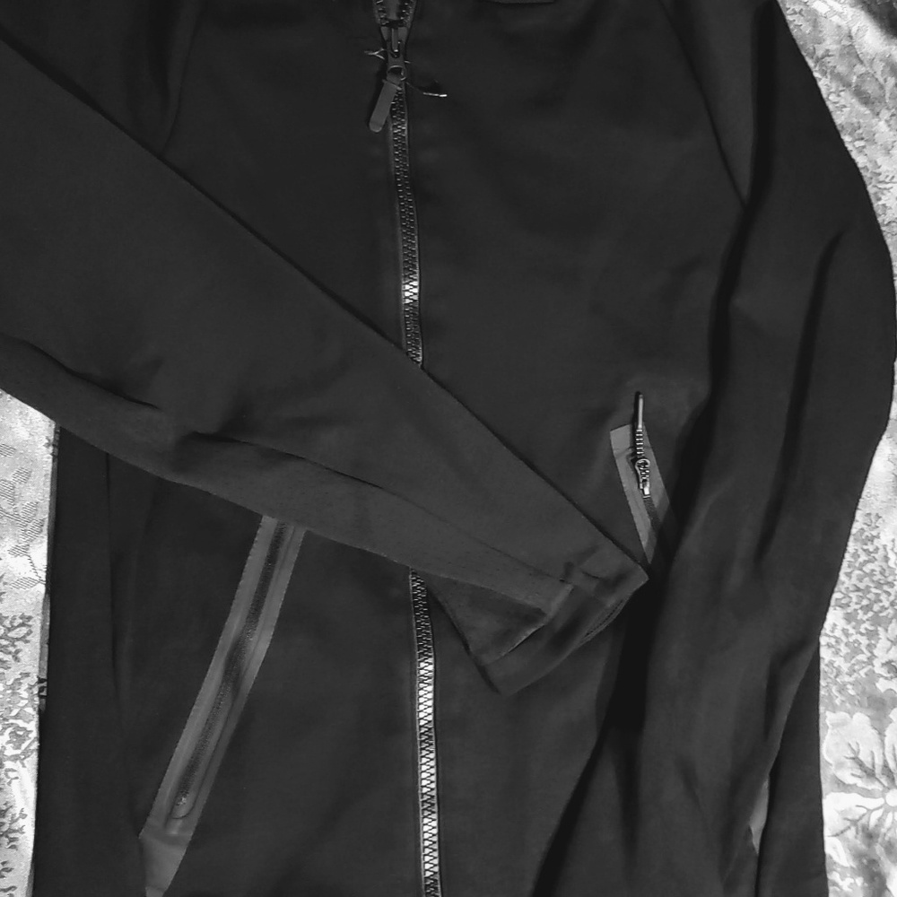 Woman's Nike zip up sweatshirt